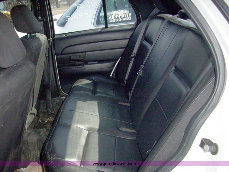 image for item 4640 2006 Ford Crown Victoria Police Interceptor