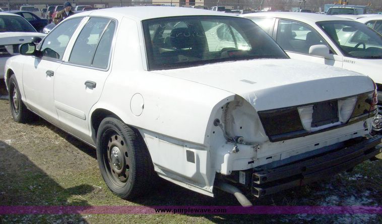 image for item 4641 2006 Ford Crown Victoria Police Interceptor