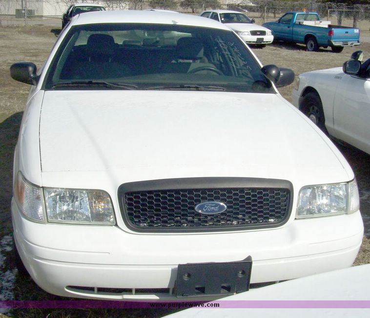 image for item 4641 2006 Ford Crown Victoria Police Interceptor