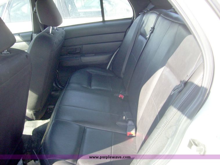 image for item 4641 2006 Ford Crown Victoria Police Interceptor