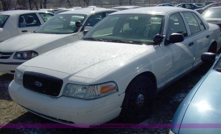 image for item 4643 2006 Ford Crown Victoria Police Interceptor
