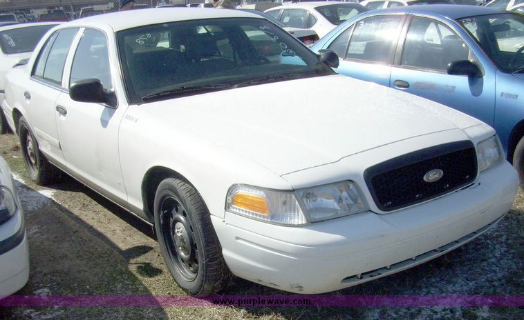 image for item 4643 2006 Ford Crown Victoria Police Interceptor
