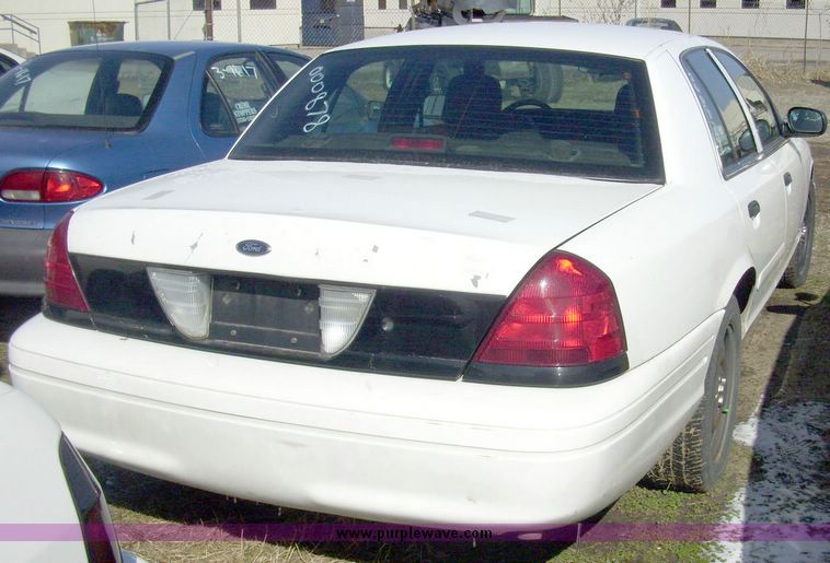 image for item 4643 2006 Ford Crown Victoria Police Interceptor