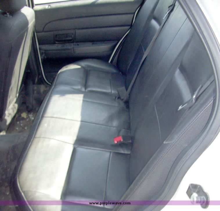 image for item 4643 2006 Ford Crown Victoria Police Interceptor