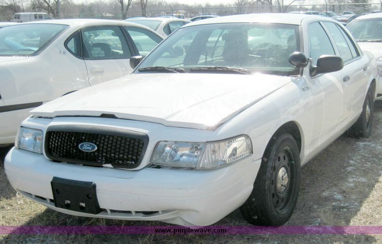 image for item 4646 2006 Ford Crown Victoria Police Interceptor
