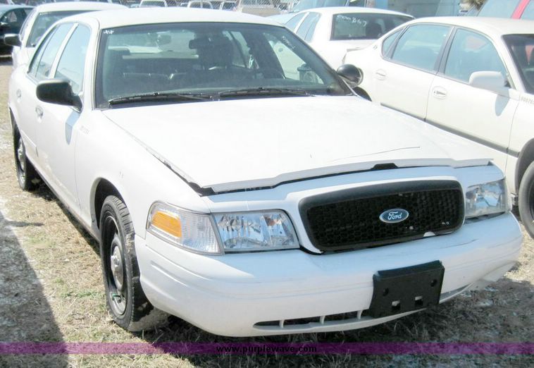 image for item 4646 2006 Ford Crown Victoria Police Interceptor