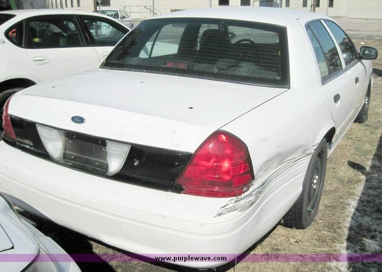 image for item 4646 2006 Ford Crown Victoria Police Interceptor