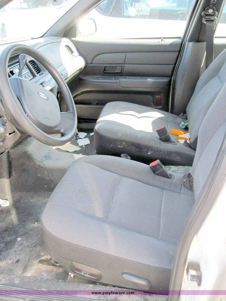 image for item 4646 2006 Ford Crown Victoria Police Interceptor