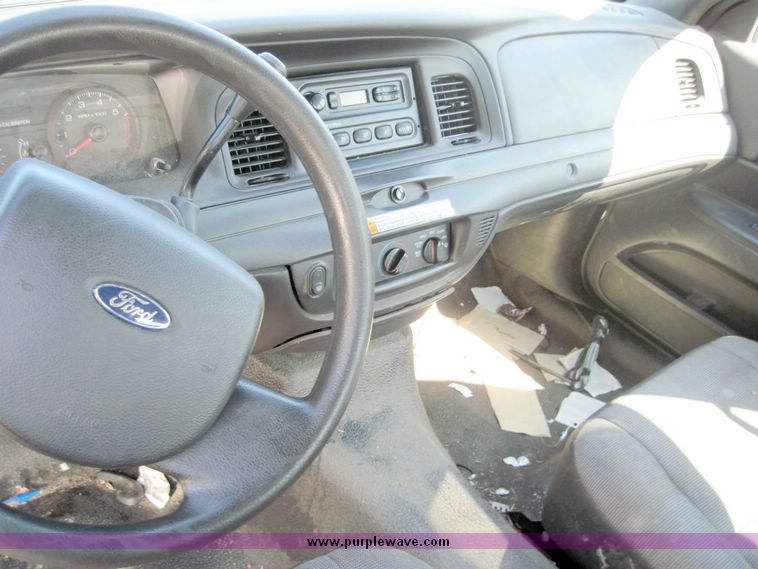 image for item 4646 2006 Ford Crown Victoria Police Interceptor