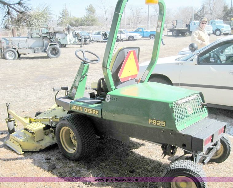 image for item 4648 John Deere F925 front cut lawn mower