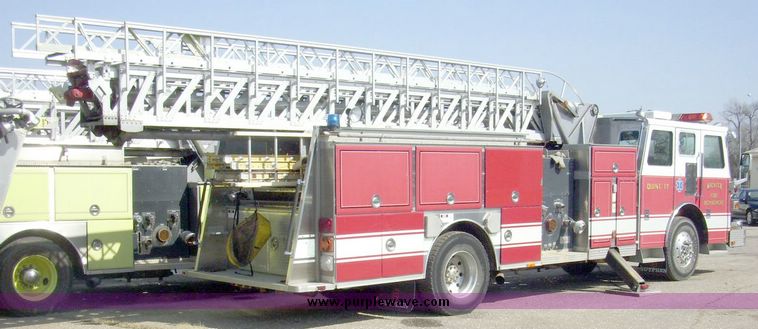 image for item 4651 1993 Sutphen HS2789 75' Quint aerial platform truck