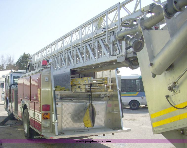 image for item 4651 1993 Sutphen HS2789 75' Quint aerial platform truck