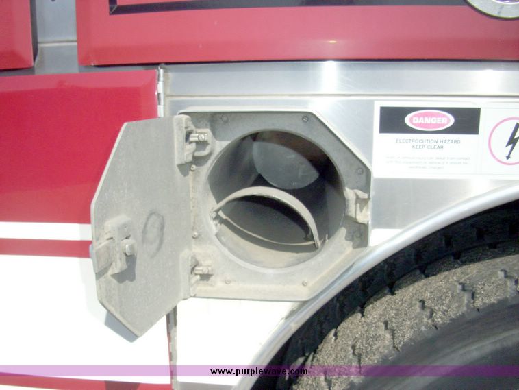 image for item 4651 1993 Sutphen HS2789 75' Quint aerial platform truck