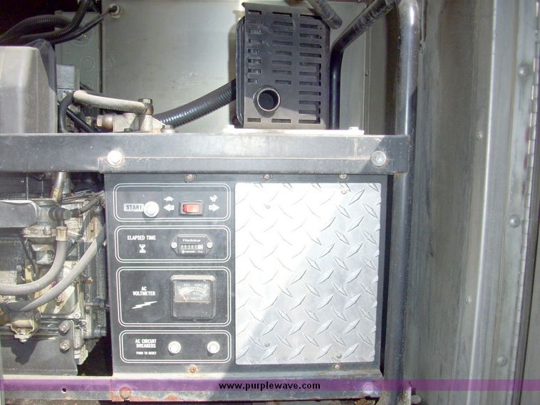 image for item 4651 1993 Sutphen HS2789 75' Quint aerial platform truck