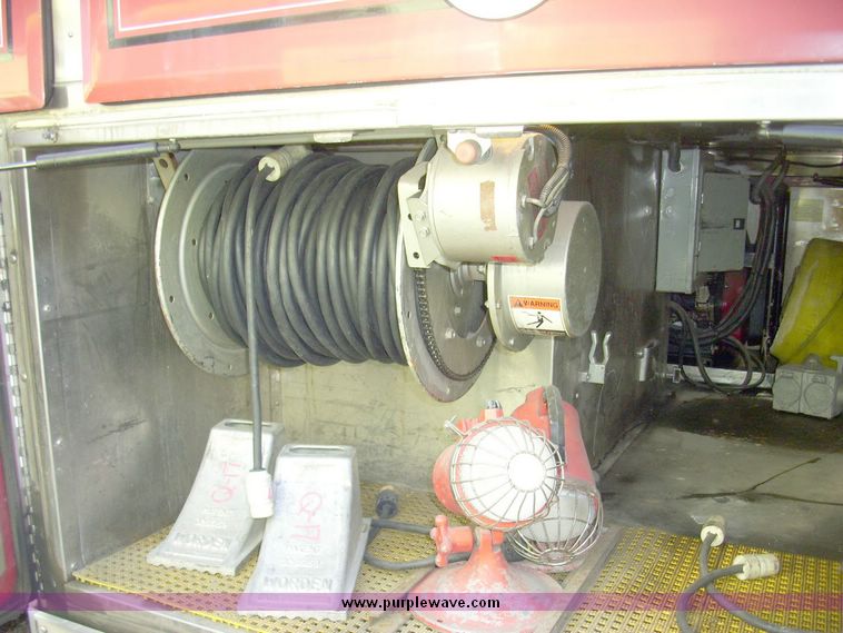 image for item 4651 1993 Sutphen HS2789 75' Quint aerial platform truck