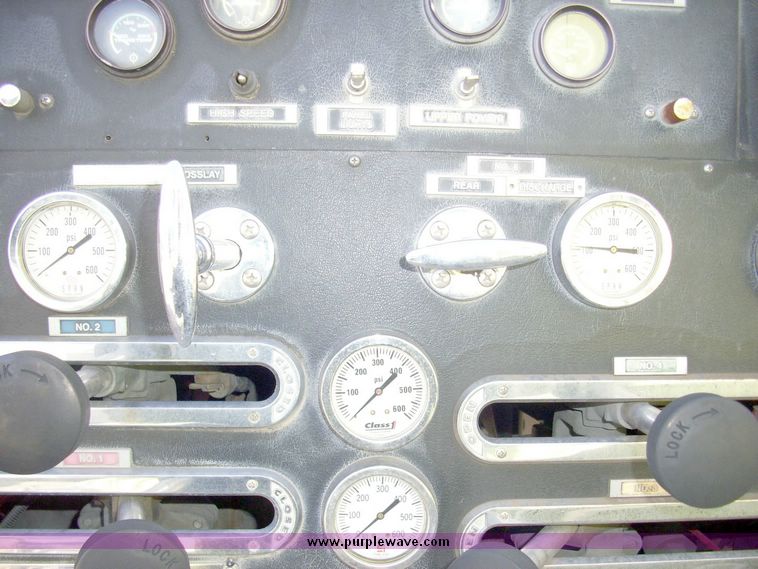 image for item 4651 1993 Sutphen HS2789 75' Quint aerial platform truck
