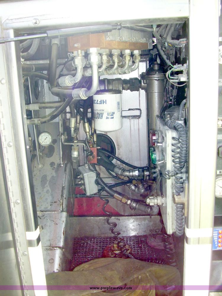 image for item 4651 1993 Sutphen HS2789 75' Quint aerial platform truck