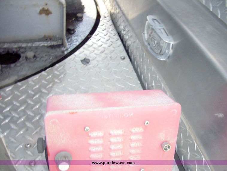image for item 4651 1993 Sutphen HS2789 75' Quint aerial platform truck