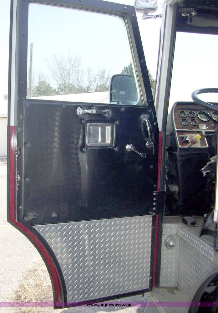 image for item 4651 1993 Sutphen HS2789 75' Quint aerial platform truck
