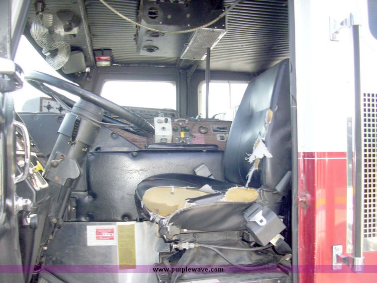 image for item 4651 1993 Sutphen HS2789 75' Quint aerial platform truck