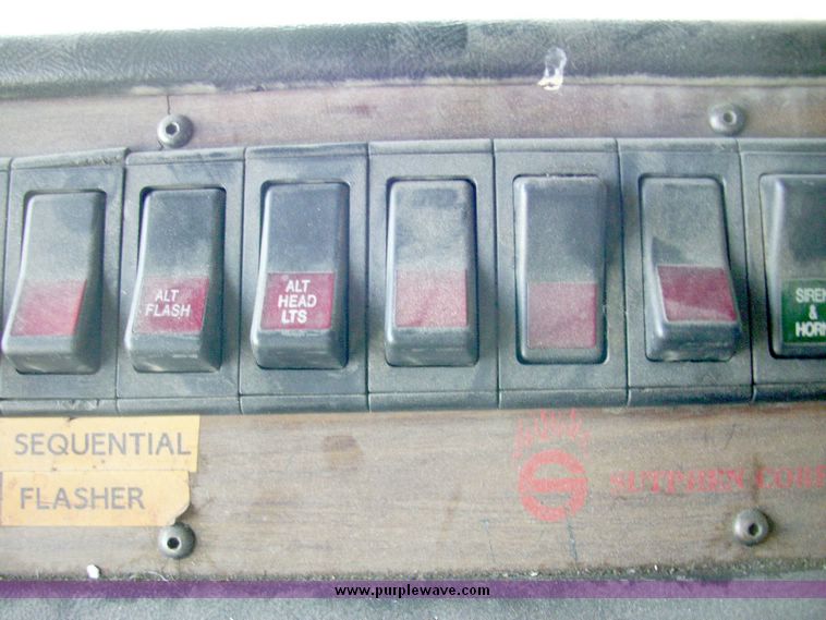 image for item 4651 1993 Sutphen HS2789 75' Quint aerial platform truck