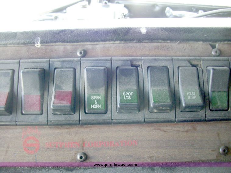 image for item 4651 1993 Sutphen HS2789 75' Quint aerial platform truck