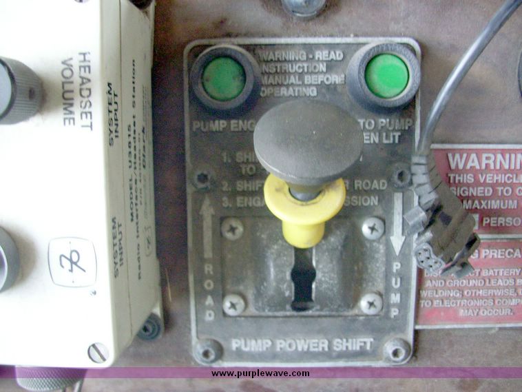 image for item 4651 1993 Sutphen HS2789 75' Quint aerial platform truck