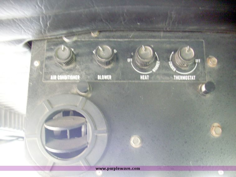 image for item 4651 1993 Sutphen HS2789 75' Quint aerial platform truck
