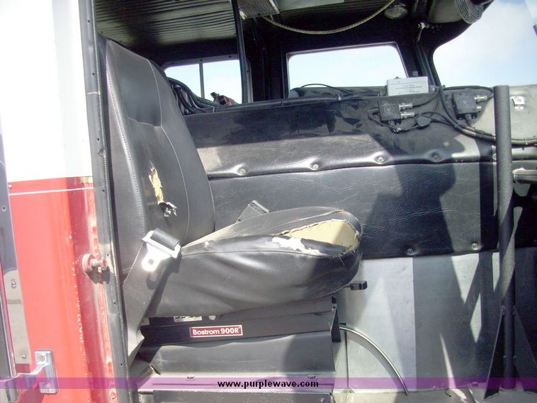 image for item 4651 1993 Sutphen HS2789 75' Quint aerial platform truck