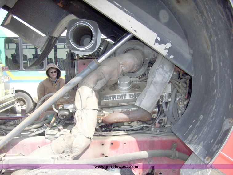 image for item 4651 1993 Sutphen HS2789 75' Quint aerial platform truck