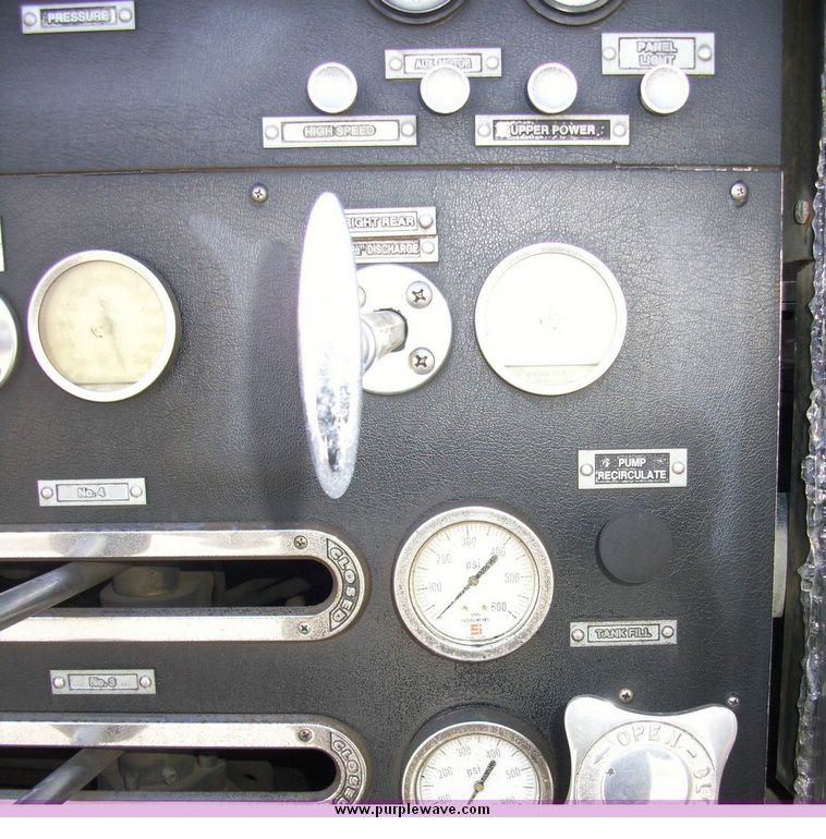 image for item 4652 1987 Sutphen MT1063 75' Quint pumper platform truck