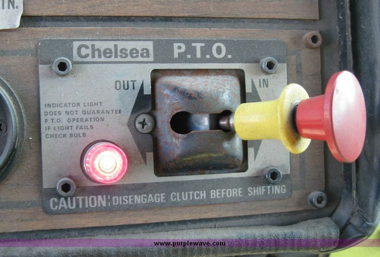 image for item 4652 1987 Sutphen MT1063 75' Quint pumper platform truck