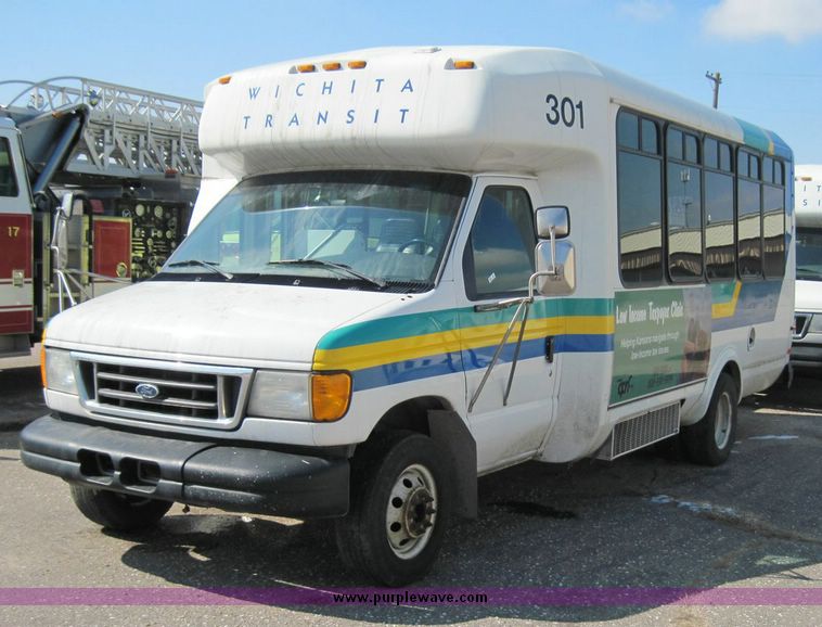 image for item 4653 2003 Ford E450 Super Duty El Dorado Paratransit van