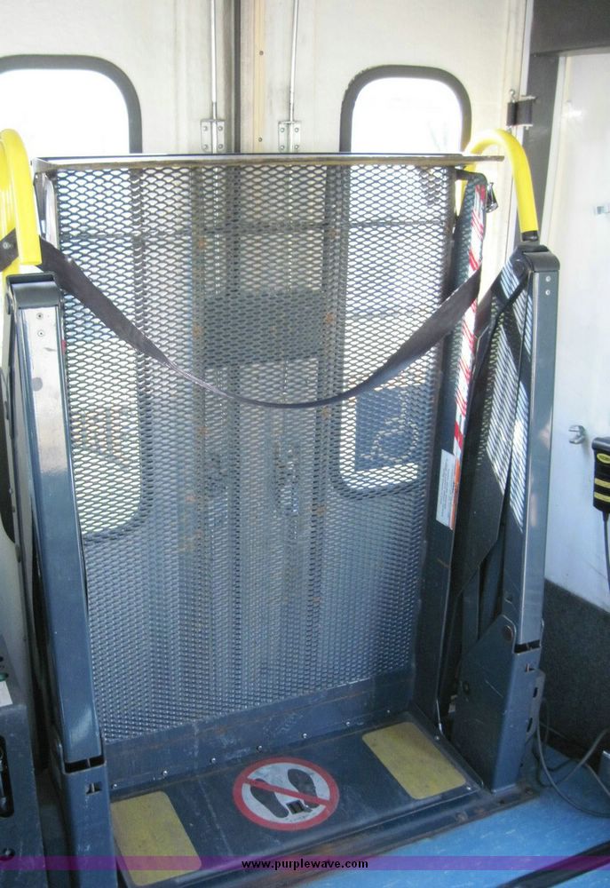 image for item 4653 2003 Ford E450 Super Duty El Dorado Paratransit van