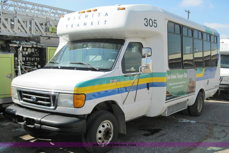 image for item 4654 2003 Ford E450 Super Duty El Dorado Paratransit van