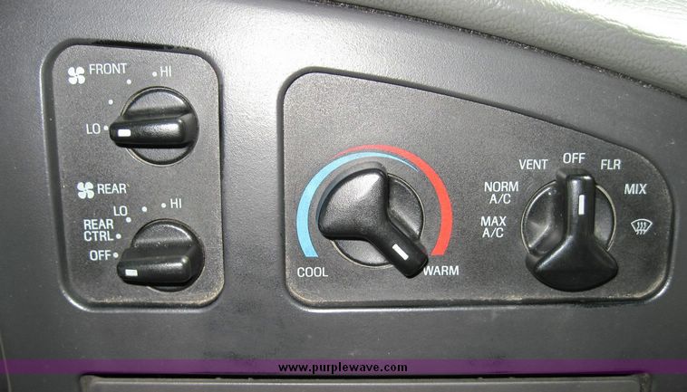 image for item 4654 2003 Ford E450 Super Duty El Dorado Paratransit van