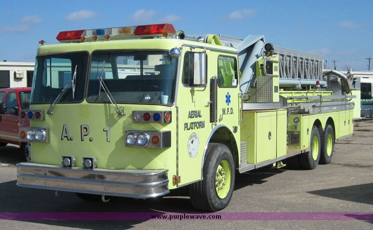image for item 4657 1983 Sutphen aerial platform truck