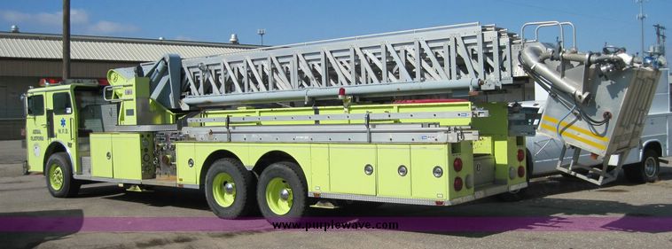 image for item 4657 1983 Sutphen aerial platform truck
