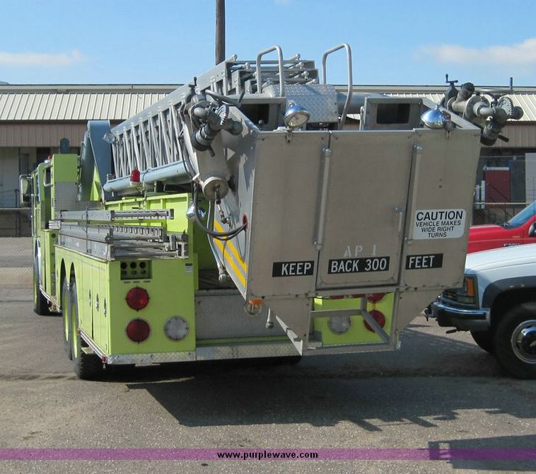 image for item 4657 1983 Sutphen aerial platform truck