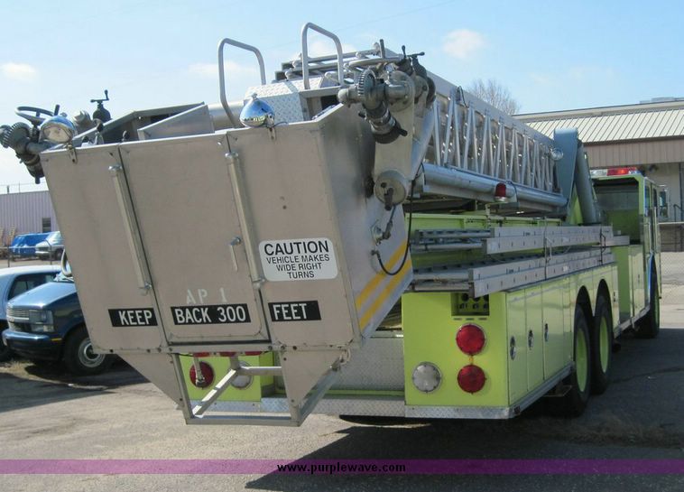 image for item 4657 1983 Sutphen aerial platform truck