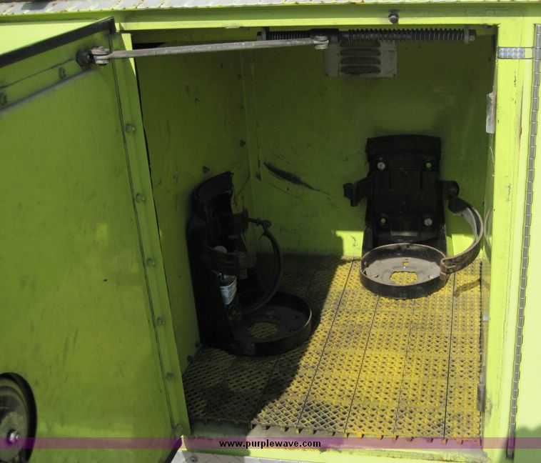 image for item 4657 1983 Sutphen aerial platform truck