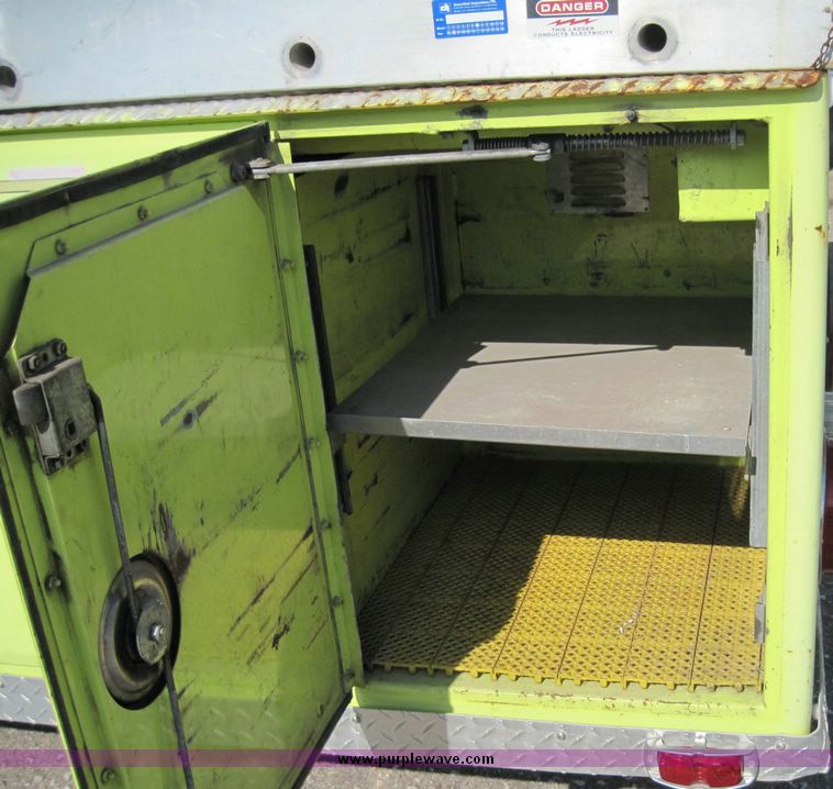 image for item 4657 1983 Sutphen aerial platform truck