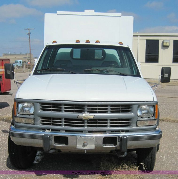 image for item 4658 1994 Chevrolet K3500 utility truck