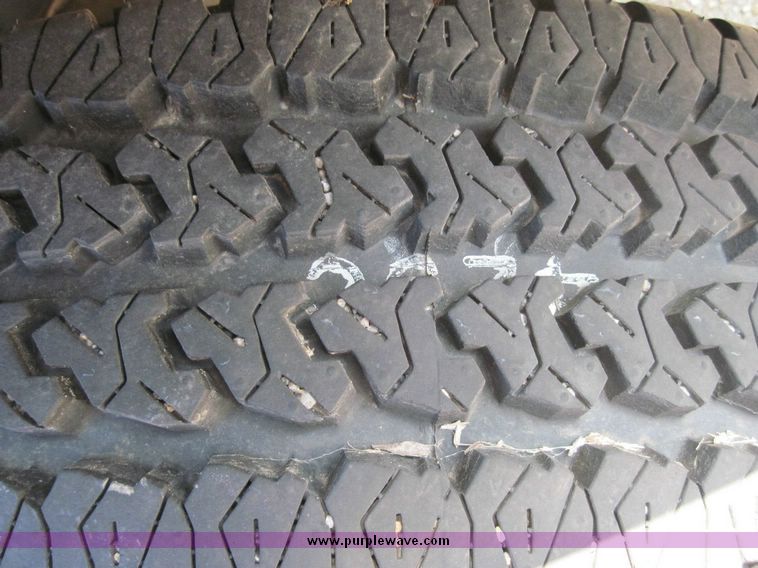 image for item 4658 1994 Chevrolet K3500 utility truck
