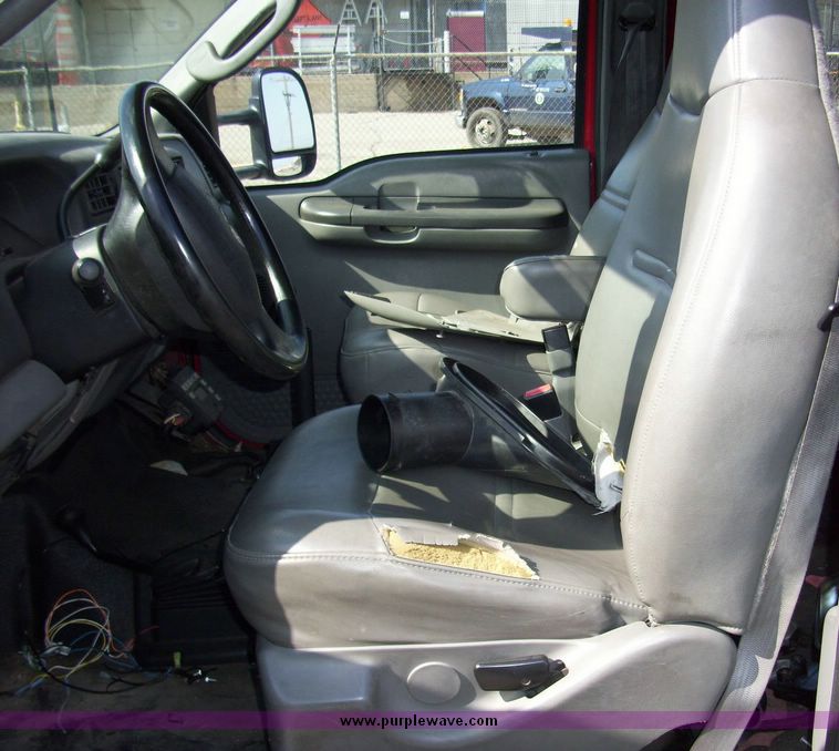 image for item 4659 2003 Ford F550 Super Duty truck