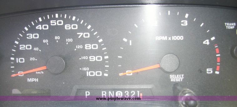 image for item 4659 2003 Ford F550 Super Duty truck