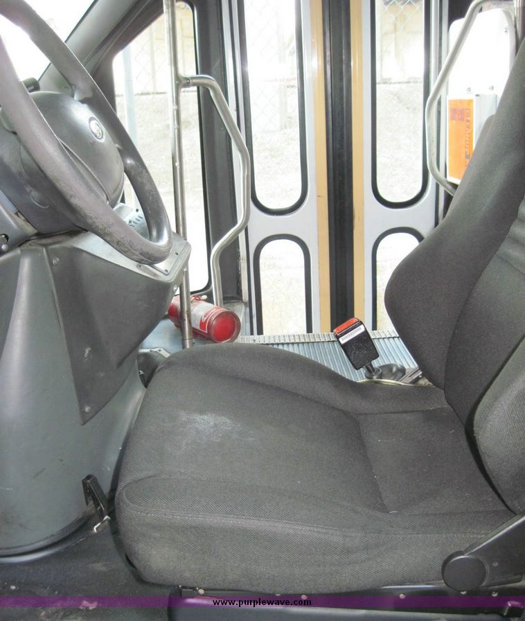 image for item 4675 2003 Ford E450 Super Duty El Dorado Paratransit van