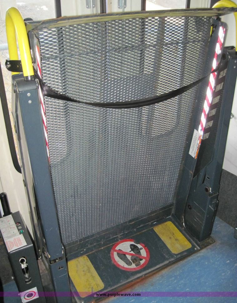 image for item 4675 2003 Ford E450 Super Duty El Dorado Paratransit van