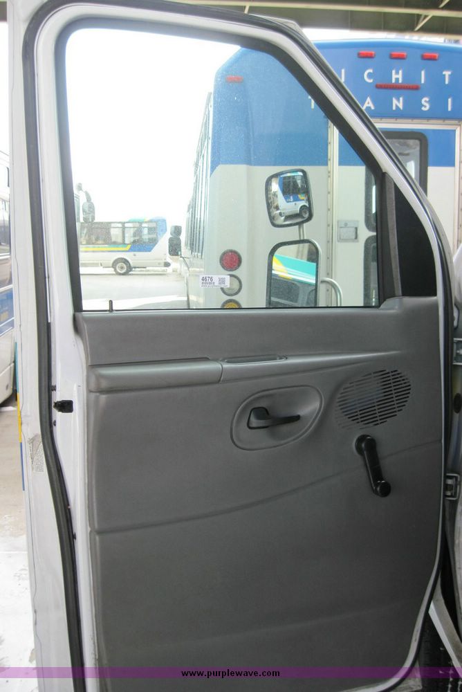 image for item 4676 2003 Ford E450 Super Duty El Dorado Paratransit van