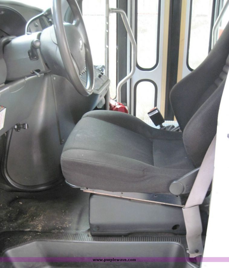 image for item 4676 2003 Ford E450 Super Duty El Dorado Paratransit van